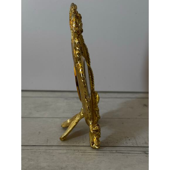 Stylebuilt Vintage gold textured finish checkerboard Roses design small clock - Picture 3 of 6